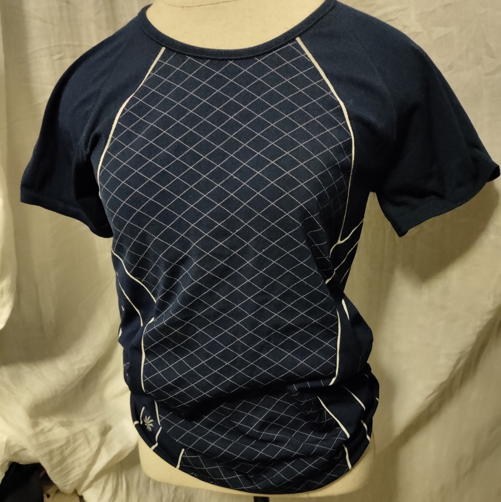 Athleta tee shirt